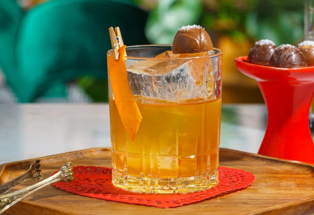 Old Fashioned Valentine / Four Roses